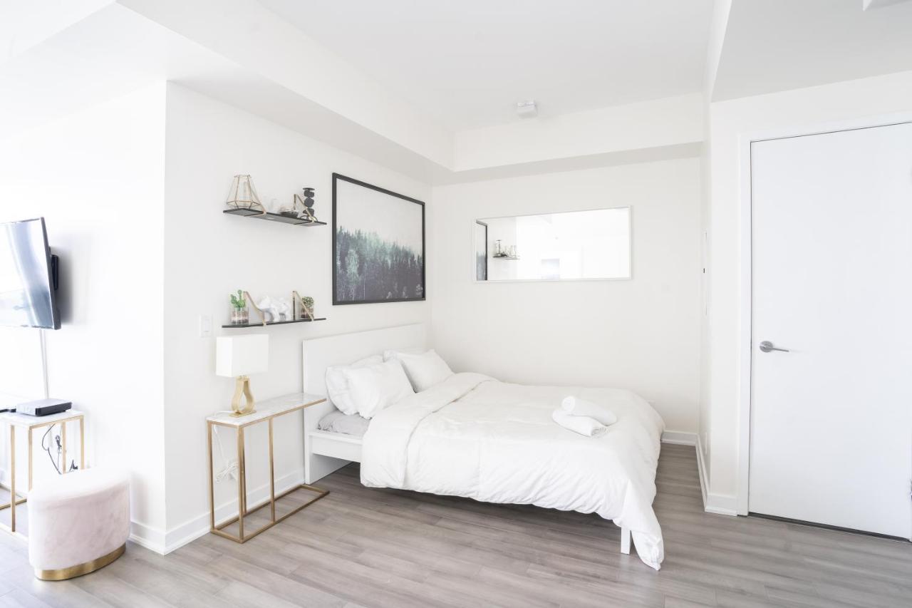 Beautiful Luxurious Modern Condo With Breathtaking Views Toronto Exterior photo